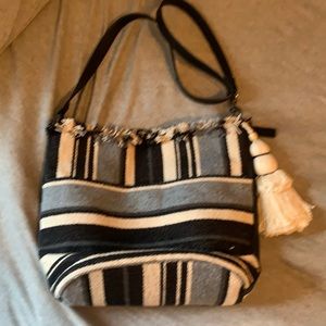 LUCKY BRAND Woven Alzon  bucket black stripe purse